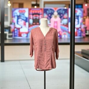 Democracy‎ Shirt SZ SM. NWOT.